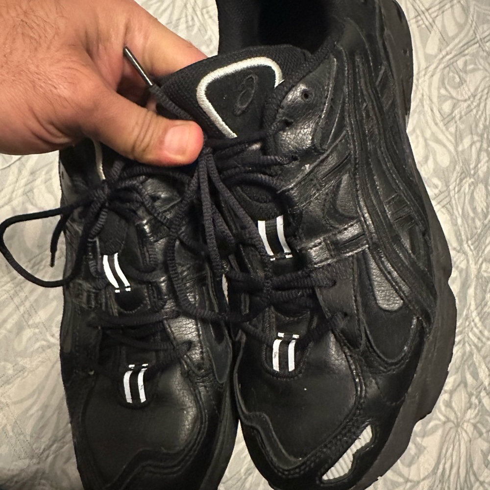 Men's Black Athletic Leather Sneakers - Picture 9 of 10